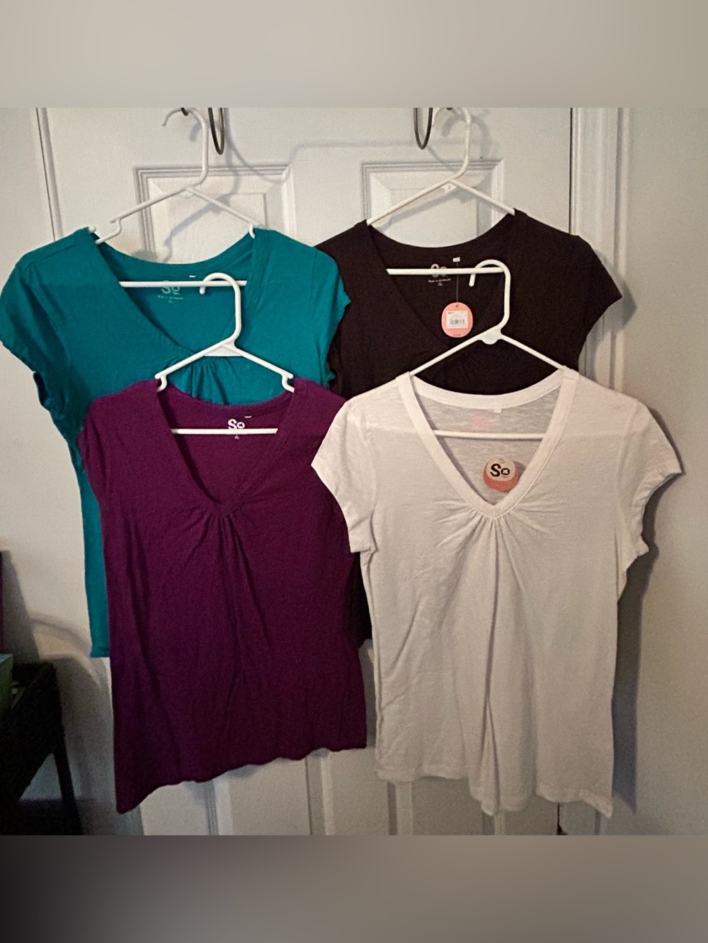 SO Teal Purple White Brown V-Neck Short Sleeve T-Shirt Women’s Size XL NWT NWOT